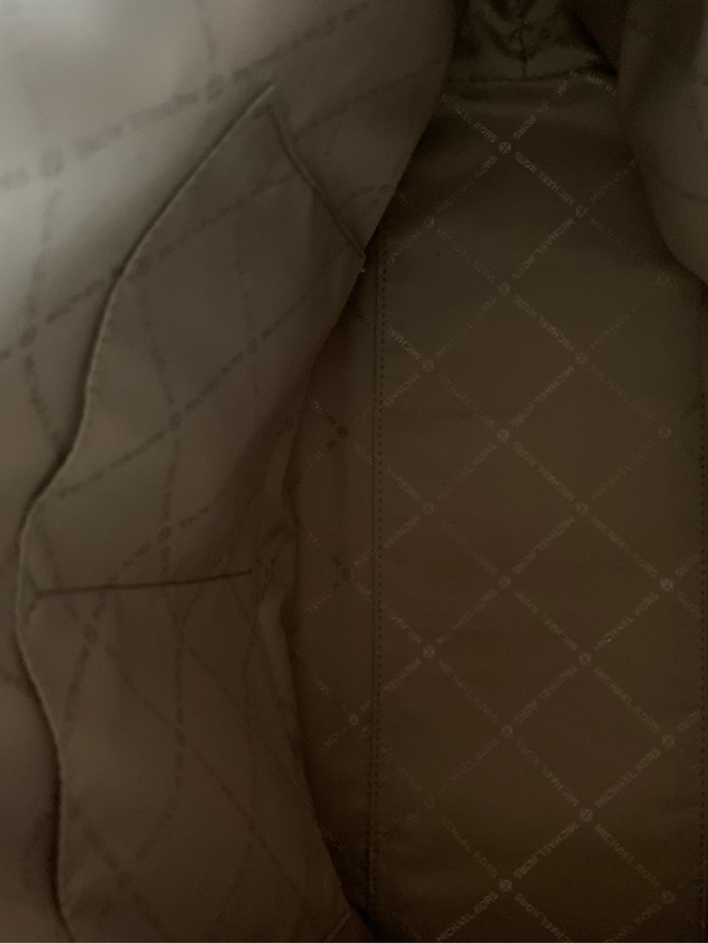 Michael Kors Cream Signature Tote with Gold Logo - Picture 6 of 10